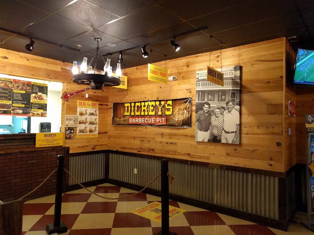 Dickeys BBQ and Catering | restaurant | 1412 Forum Blvd, Columbia, MO 65203, USA | 5733033167 OR +1 573-303-3167