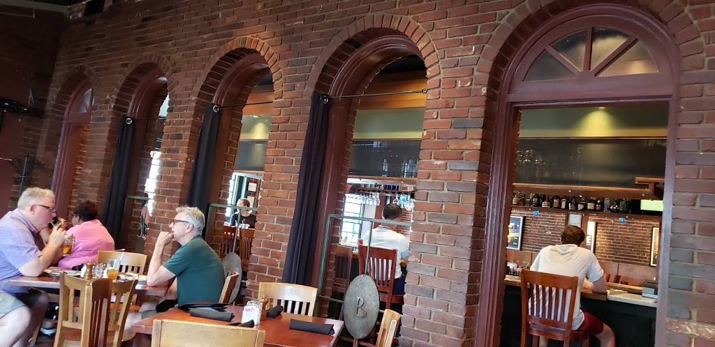 Boscos Squared | restaurant | 2120 Madison Ave, Memphis, TN 38104, USA | 9014322222 OR +1 901-432-2222