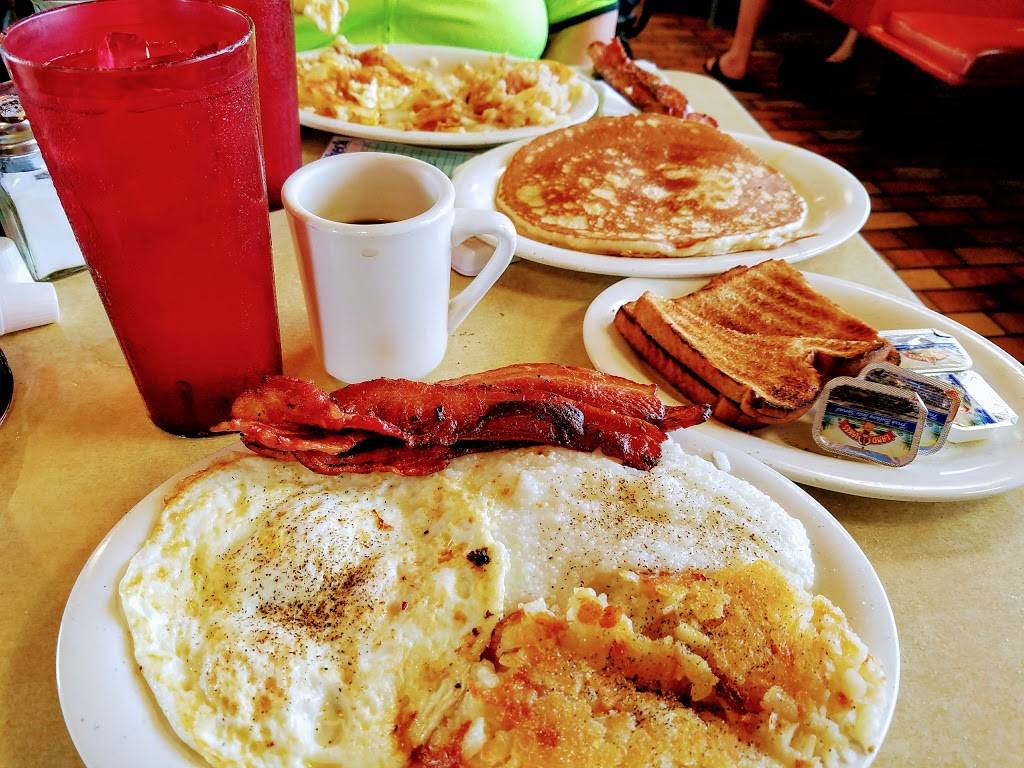 Franks Grill | restaurant | 1915 Mangum Rd, Houston, TX 77092, USA | 7136828221 OR +1 713-682-8221