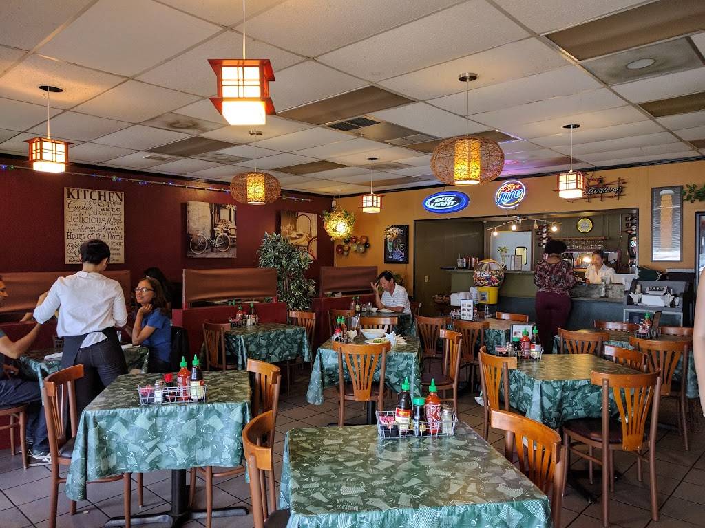 Pho Hoang | restaurant | 2402 Bay Area Blvd, Houston, TX 77058, USA | 2812188818 OR +1 281-218-8818