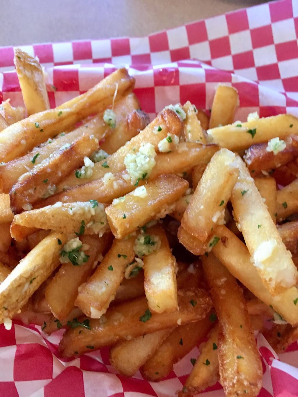 Mikes At the Crossroads | restaurant | 7665 Old Redwood Hwy, Cotati, CA 94931, USA | 7076659999 OR +1 707-665-9999