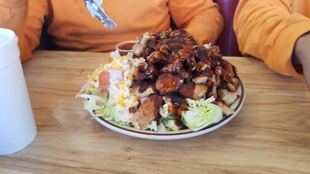 Burgertown | restaurant | 2720 W Orangethorpe Ave, Fullerton, CA 92833, USA | 6573789076 OR +1 657-378-9076