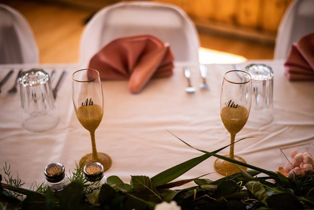 Brookshire Inn & Golf Club | restaurant | 205 W Church St, Williamston, MI 48895, USA | 5176554694 OR +1 517-655-4694