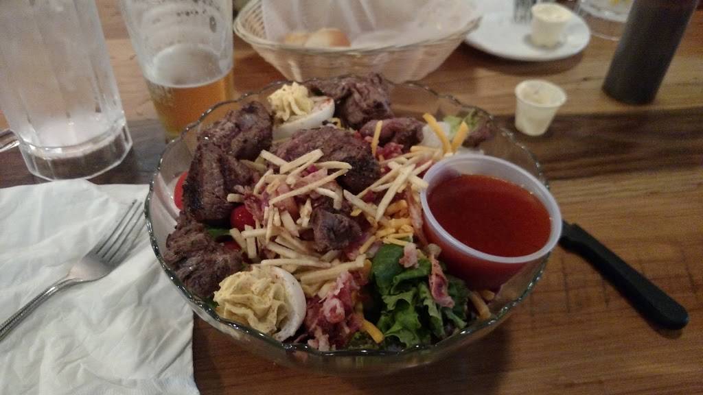 Urban Farmhouse | restaurant | 15 Central Blvd, Highland, IL 62249, USA | 6186510007 OR +1 618-651-0007