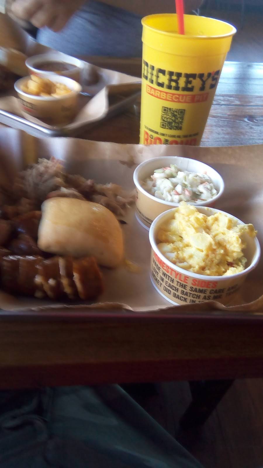 Dickeys Barbecue Pit | restaurant | 2411 Nazareth Rd, 25th Street Shopping Plaza, Easton, PA 18045, USA | 4845462488 OR +1 484-546-2488