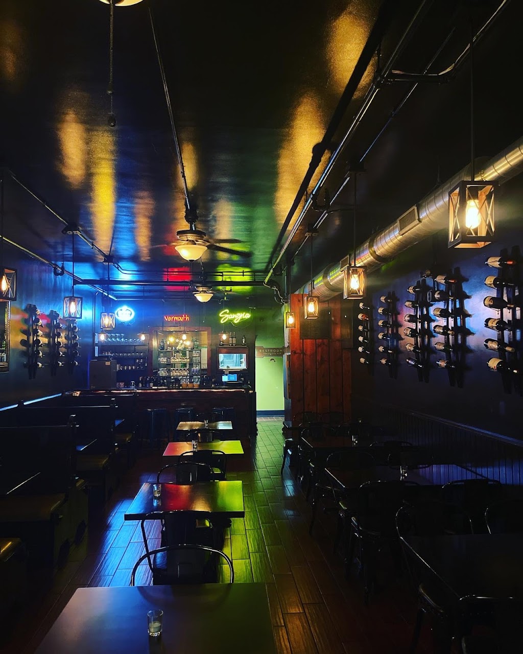 Tapas Del Lago | restaurant | 329 Waukegan Ave, Highwood, IL 60040, USA | 8477488394 OR +1 847-748-8394