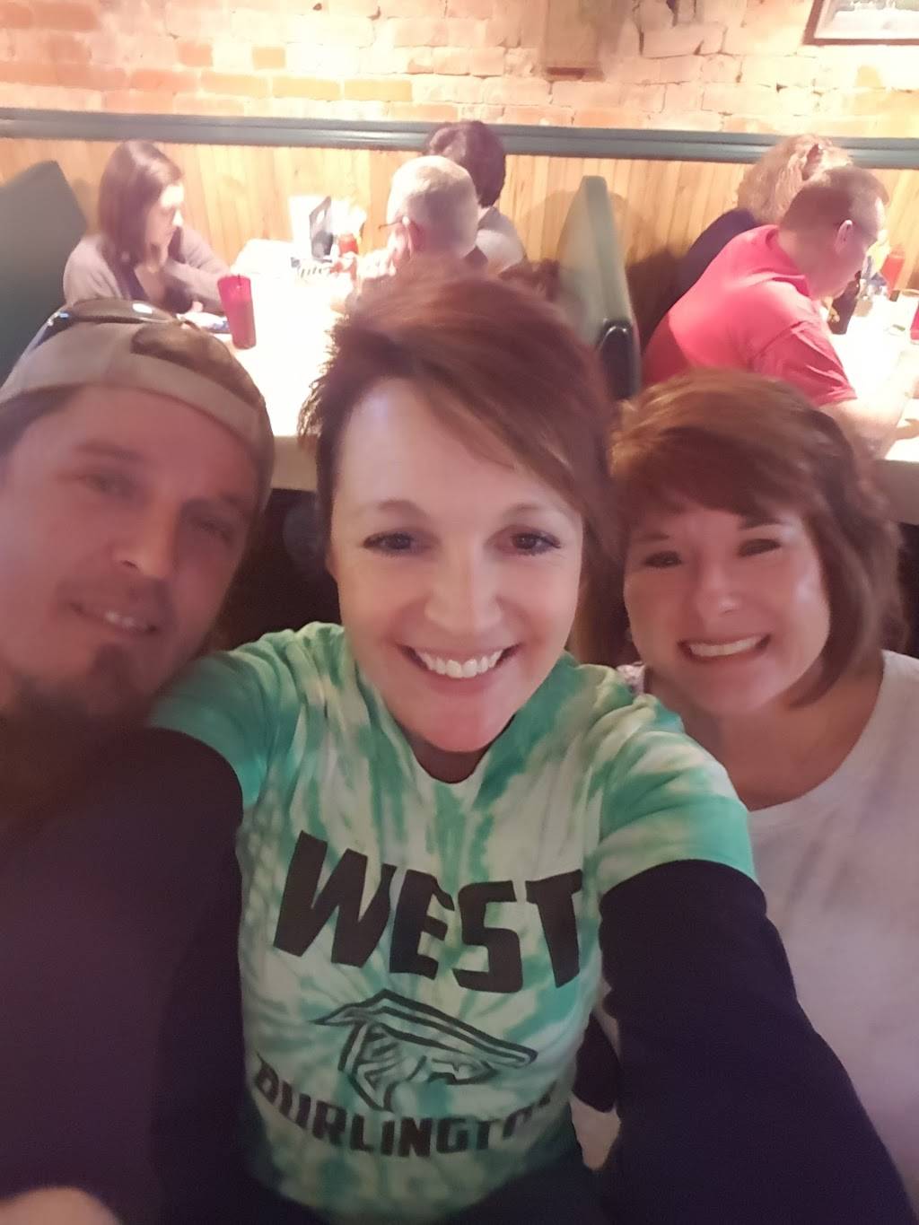 Kelly OSheas Shamrock Pub | restaurant | 609 S Main St, Burlington, IA 52601, USA | 3197529187 OR +1 319-752-9187