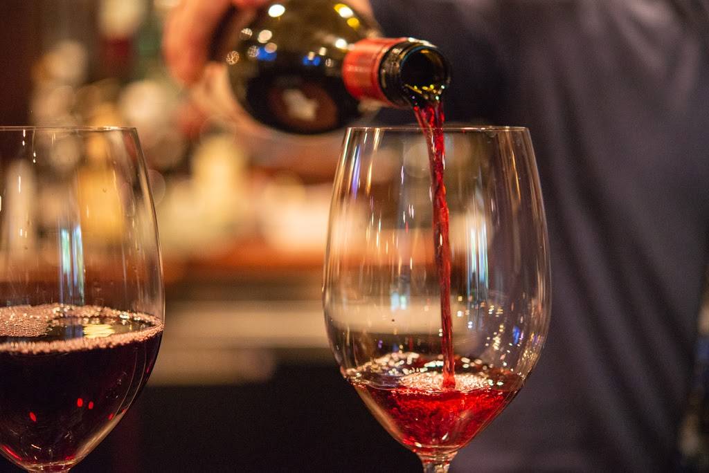 River Grille | restaurant | 1003 McClain Rd, Bentonville, AR 72712, USA | 4792714141 OR +1 479-271-4141