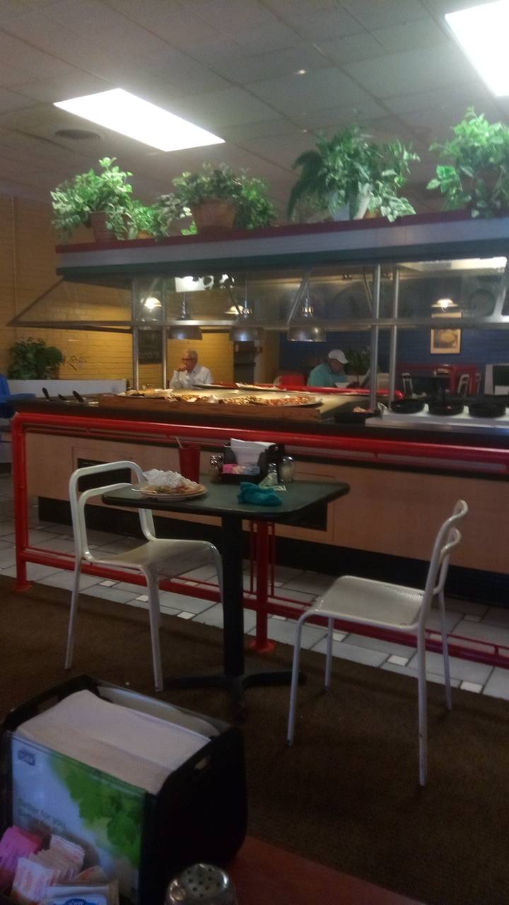 Luigis Pizza | restaurant | 7901 N May Ave, Oklahoma City, OK 73120, USA | 4058489995 OR +1 405-848-9995