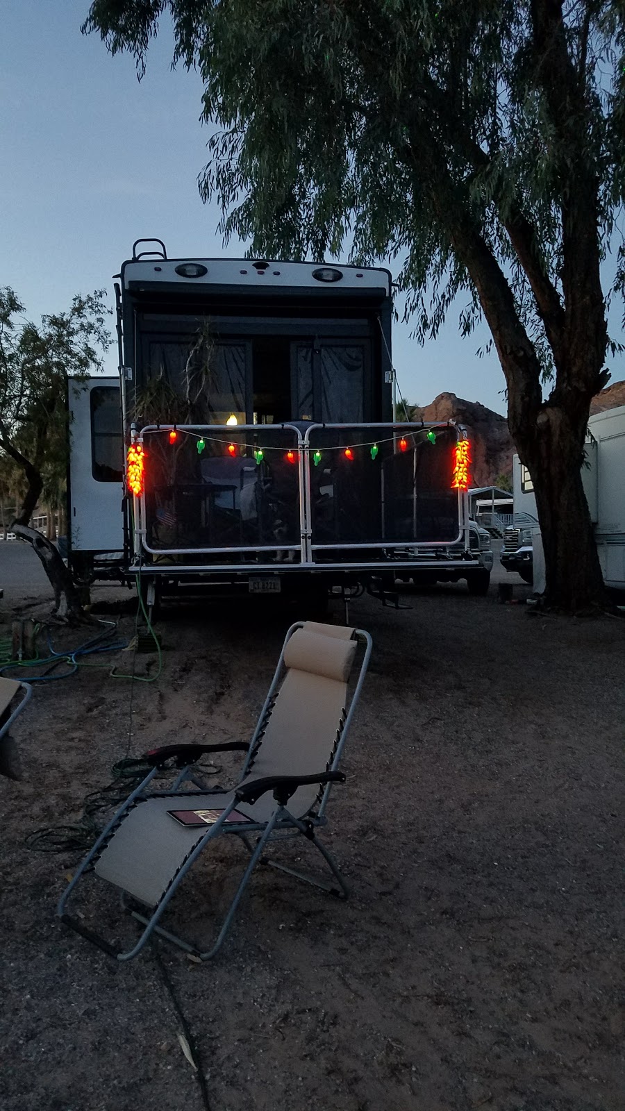 Club Paradise | restaurant | 451 Parker Dam Rd, Parker Dam, CA 92267, USA | 7606633700 OR +1 760-663-3700