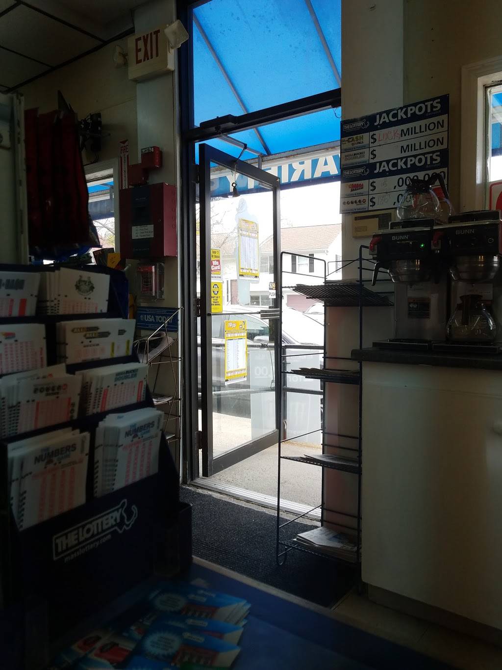 T Js Variety | restaurant | 124 Lynnfield St, Peabody, MA 01960, USA | 9785325869 OR +1 978-532-5869