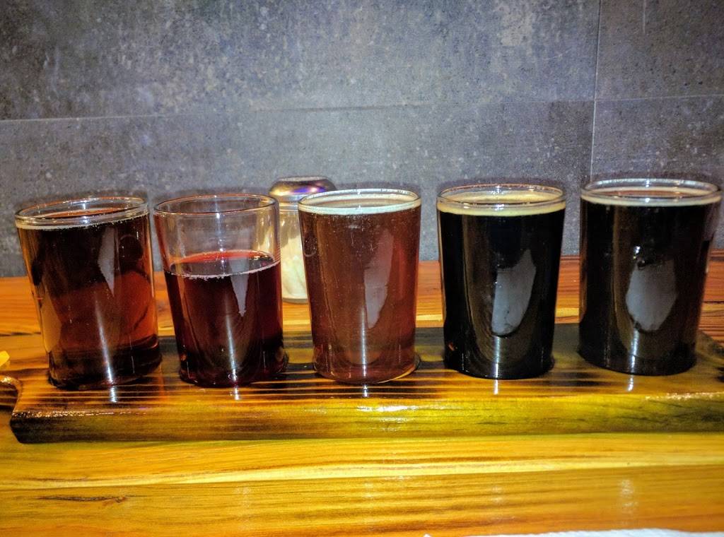 Phantom Ales | restaurant | 1211 N Las Brisas St, Anaheim, CA 92806, USA | 7142253206 OR +1 714-225-3206