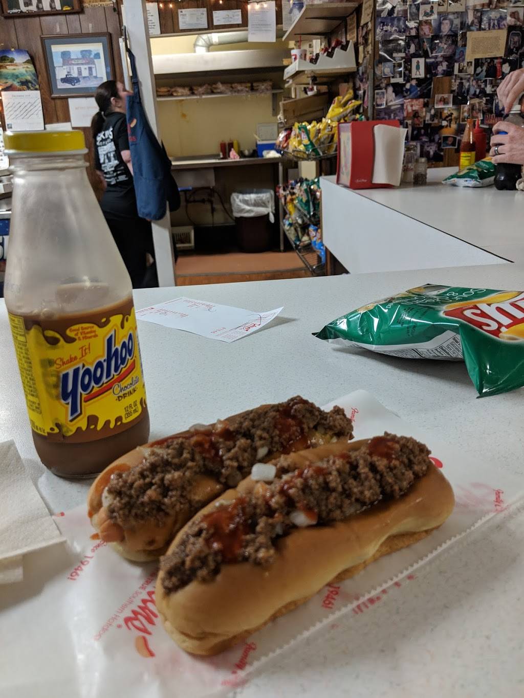 Skins Hotdogs | restaurant | 203 Hudgens St, Anderson, SC 29621, USA | 8642259229 OR +1 864-225-9229