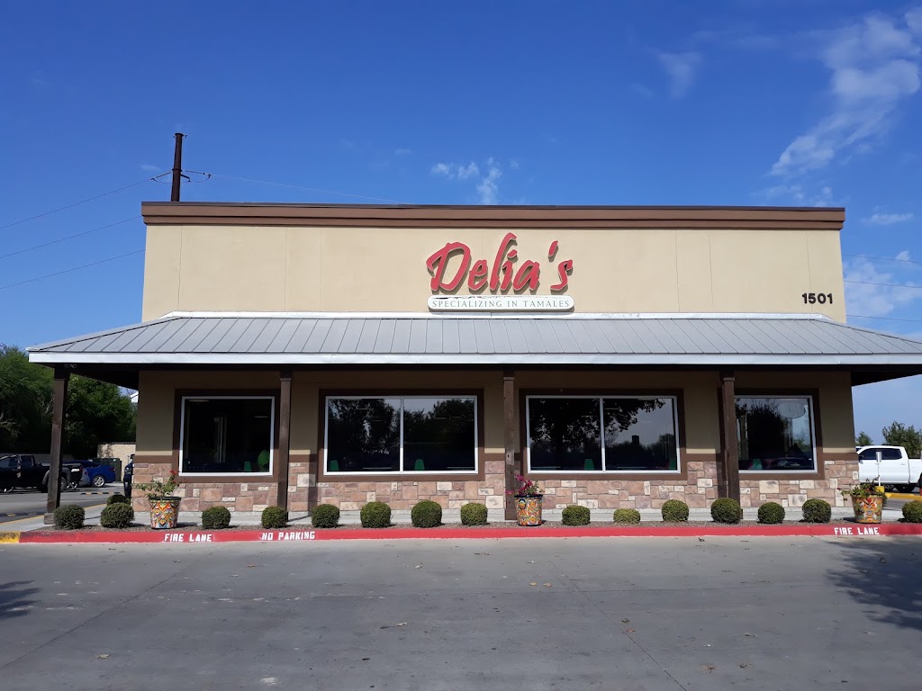 Delias Specializing in Tamales | restaurant | 1501 E Monte Cristo Rd, Edinburg, TX 78542, USA | 9563802700 OR +1 956-380-2700