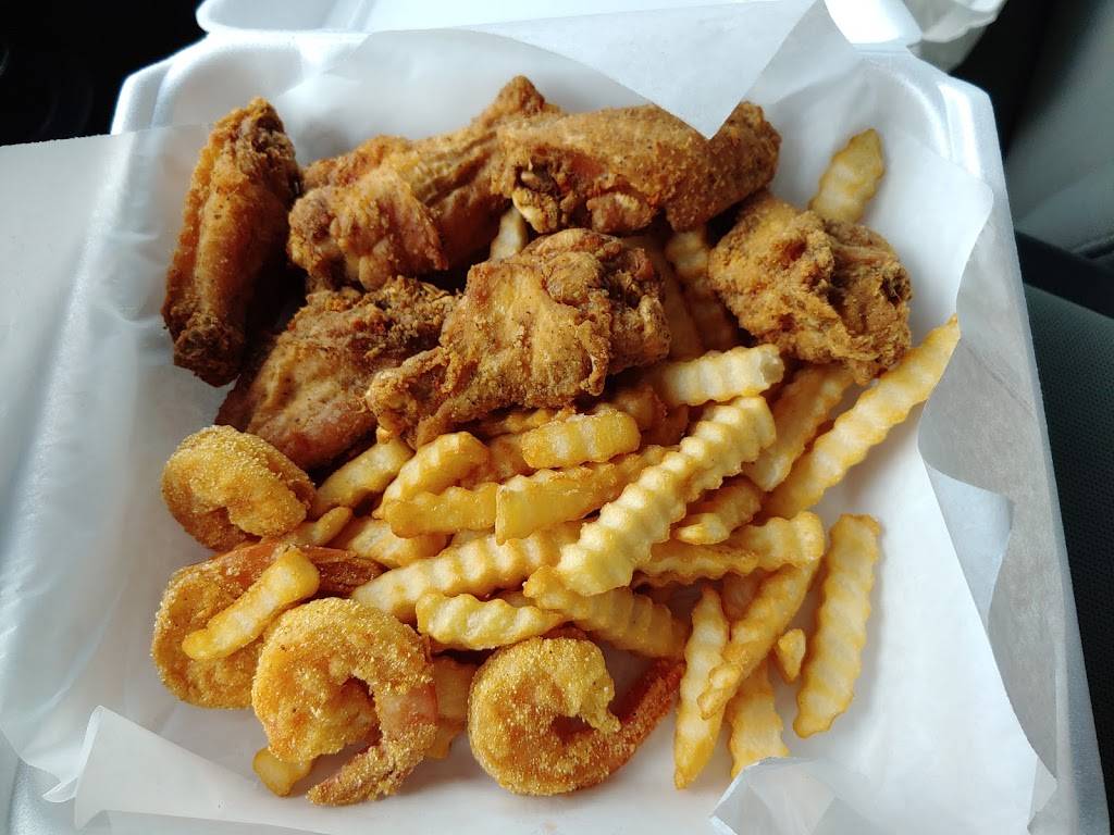 Maxines Drive In | restaurant | 1208 Sacramento Ave, Broderick, CA 95605, USA | 9169429979 OR +1 916-942-9979