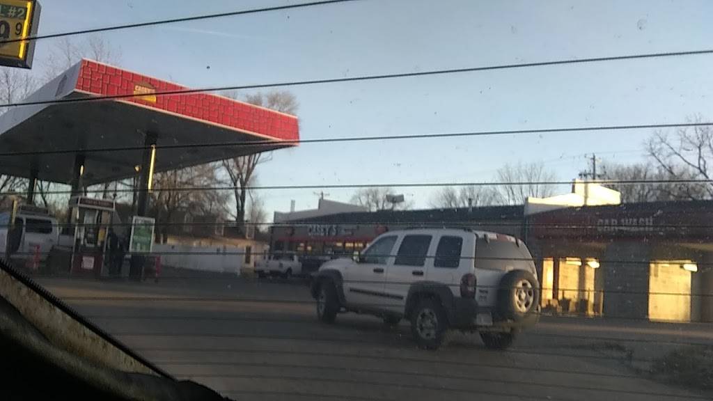 Caseys | restaurant | 602 Main St, Warsaw, IL 62379, USA | 2172564210 OR +1 217-256-4210