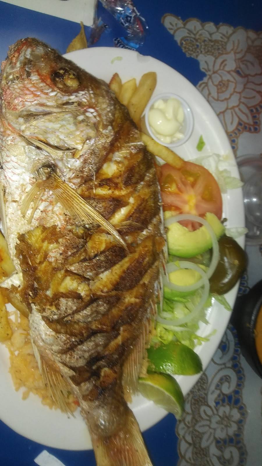 Mariscos La Reyna | restaurant | 3349 W Illinois Ave, Dallas, TX 75211, USA | 2143398630 OR +1 214-339-8630