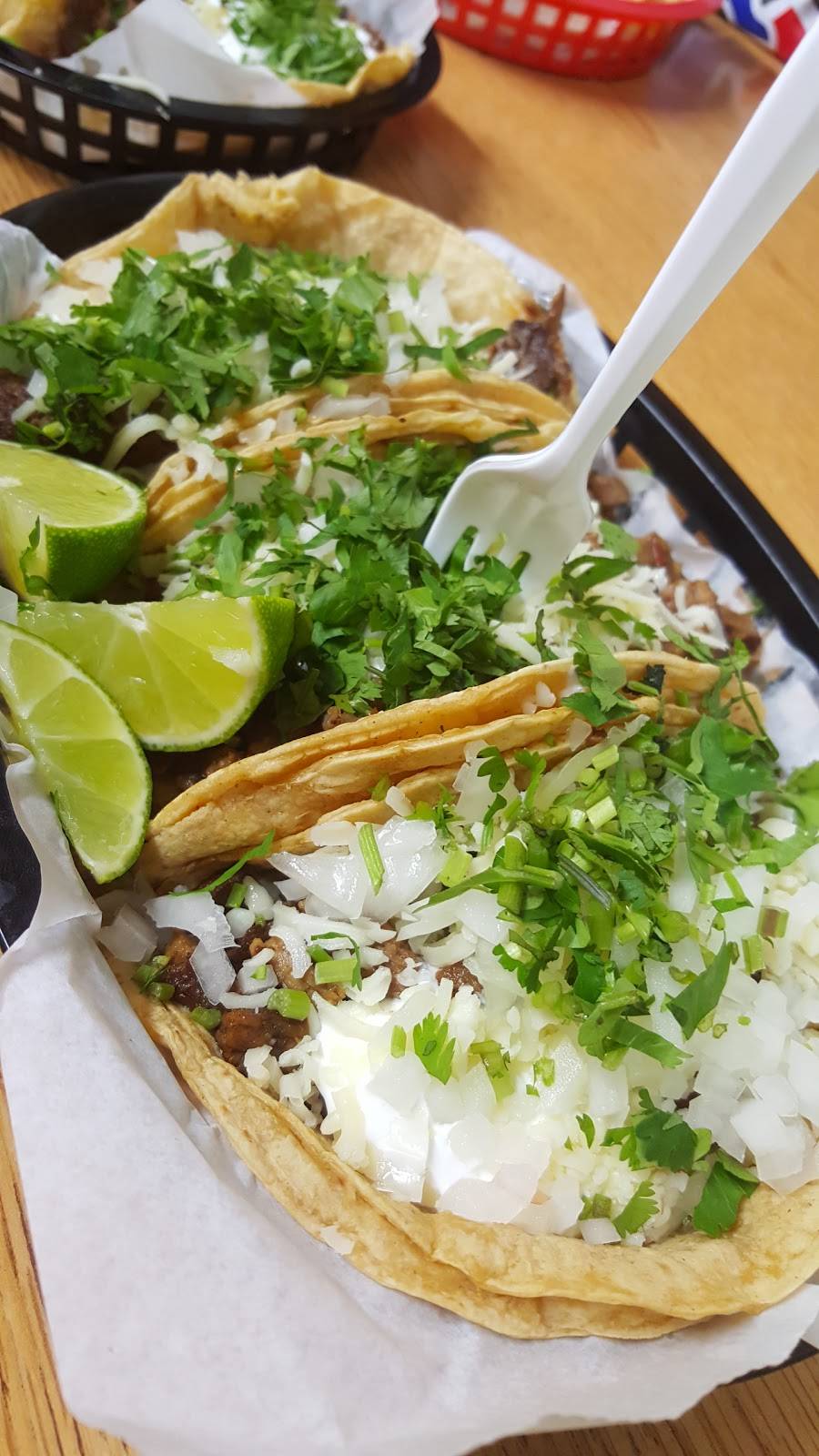 El Paraiso | restaurant | 920 Villa St, Elgin, IL 60120, USA | 8477419880 OR +1 847-741-9880