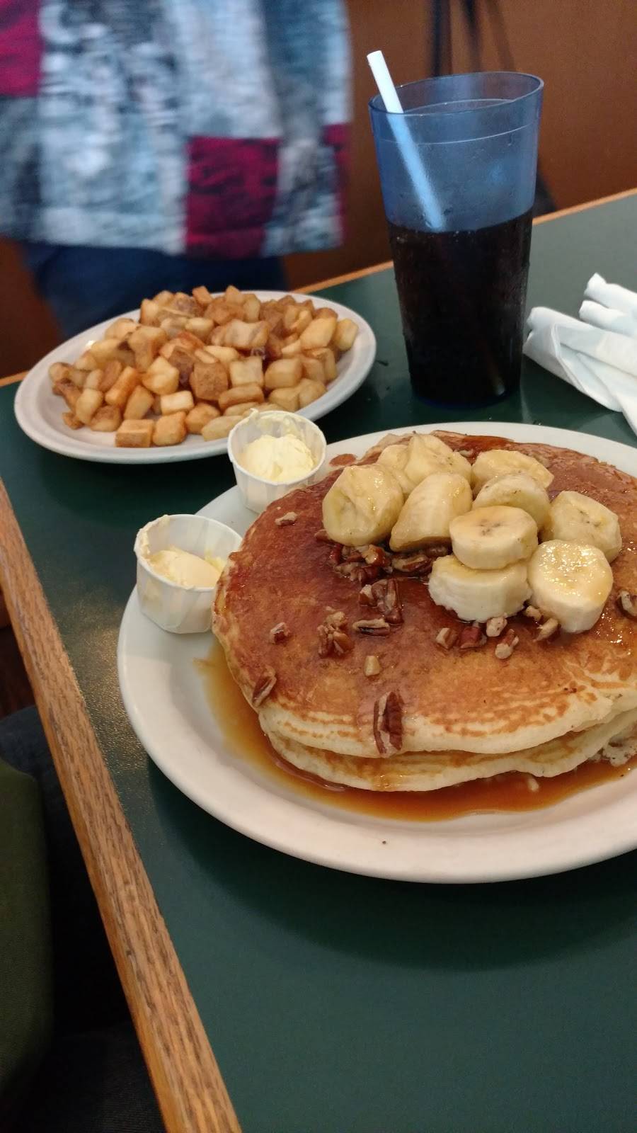 Alton Village Inn Pancake House | bakery | 2611 College Ave, Alton, IL 62002, USA | 6184628750 OR +1 618-462-8750