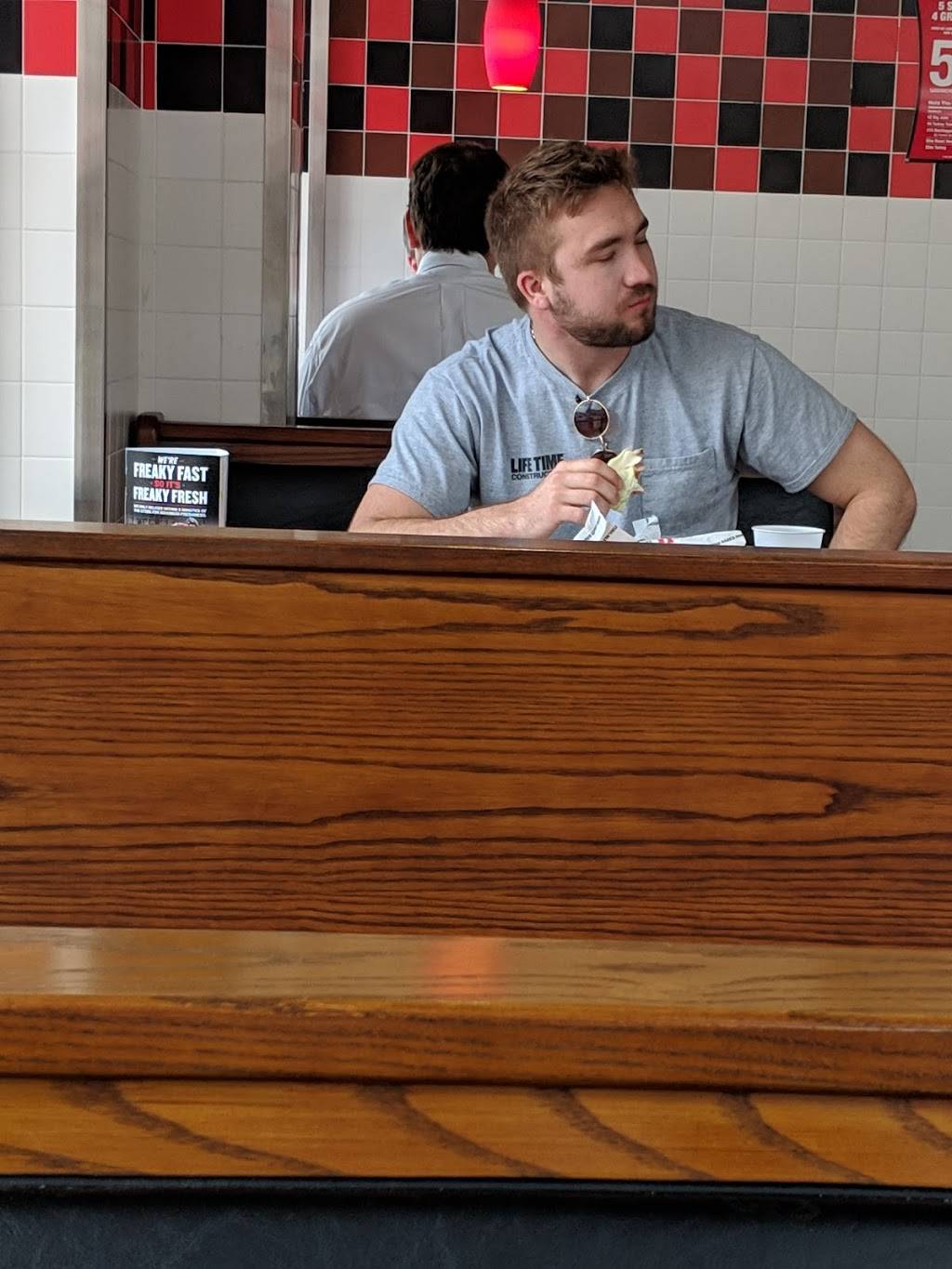 Jimmy Johns | meal delivery | 1090 N Ballas Rd, Des Peres, MO 63131, USA | 3149667700 OR +1 314-966-7700