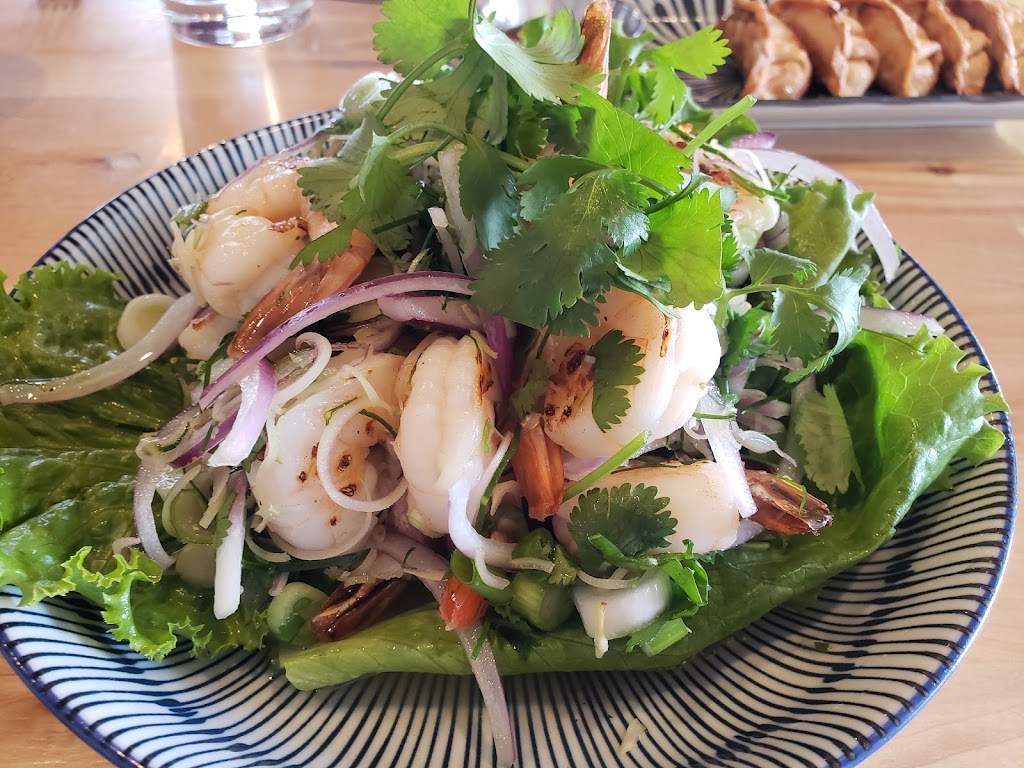 Charm Thai Kitchen | restaurant | 205 N Phoenix Rd suite e 1, Phoenix, OR 97535, USA | 5418970301 OR +1 541-897-0301