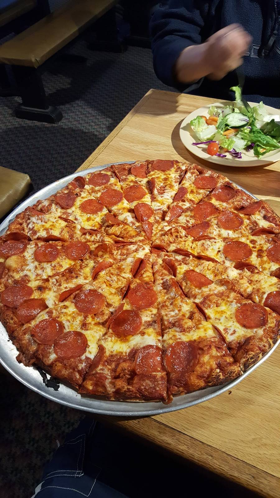 Round Table Pizza | meal delivery | 2506 E Chapman Ave, Fullerton, CA 92831, USA | 7148714481 OR +1 714-871-4481