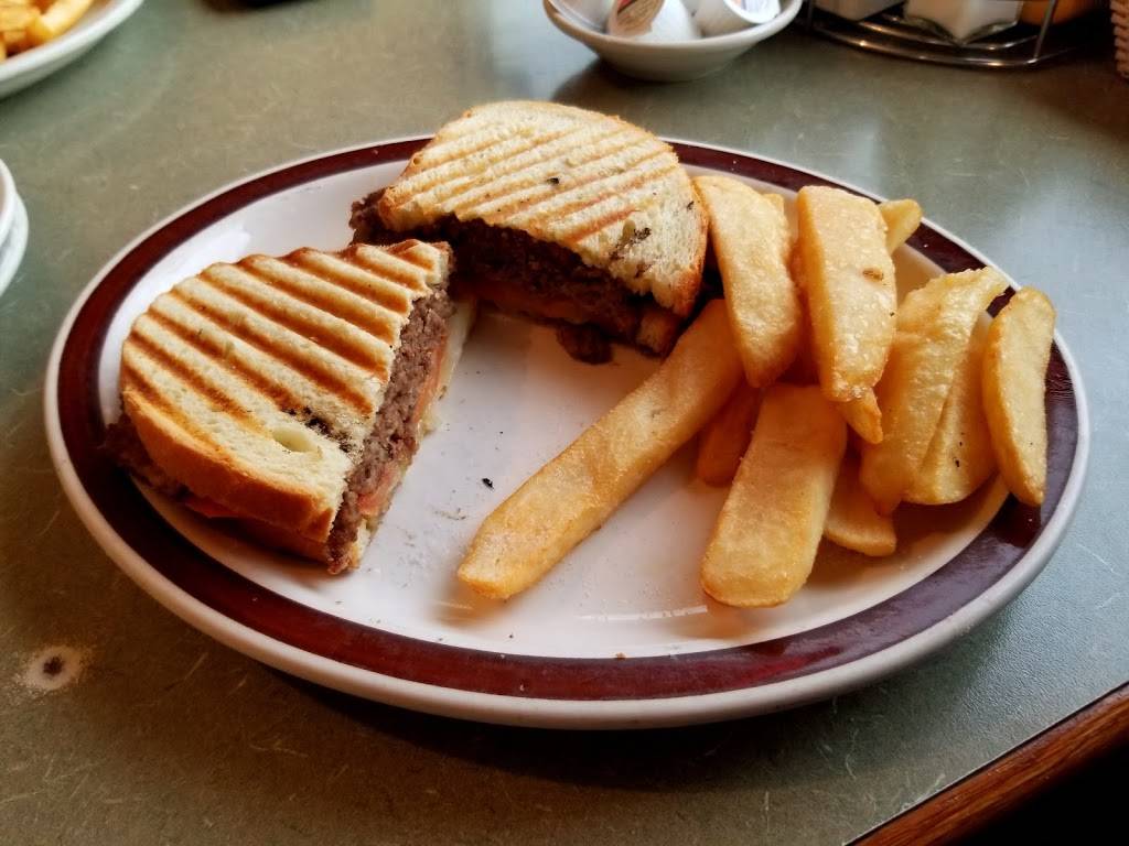 Baby Bulls Family Restaurant | restaurant | 1025 W Reynolds St, Pontiac, IL 61764, USA | 8158445757 OR +1 815-844-5757