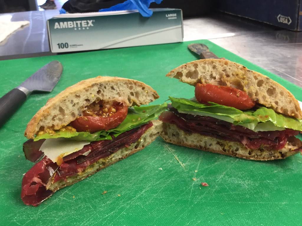 The Ugly Pig | restaurant | 1841 St Margarets Rd, Annapolis, MD 21409, USA | 4105713060 OR +1 410-571-3060