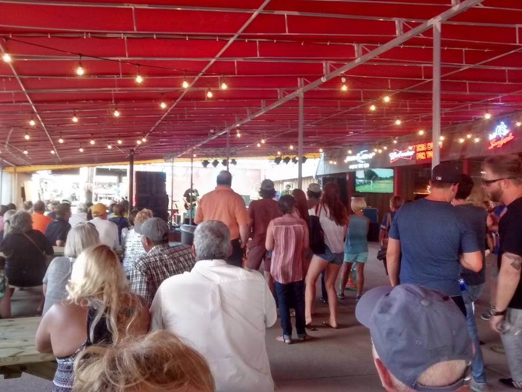 Bud Tent | restaurant | 3000 E Grand Ave, Des Moines, IA 50317, USA | 5152081320 OR +1 515-208-1320