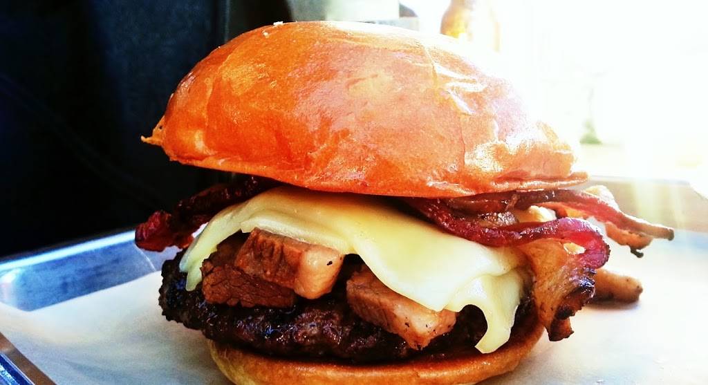 Goodfriend Beer Garden & Burger House | restaurant | 1154 Peavy Rd, Dallas, TX 75218, USA | 2143243335 OR +1 214-324-3335