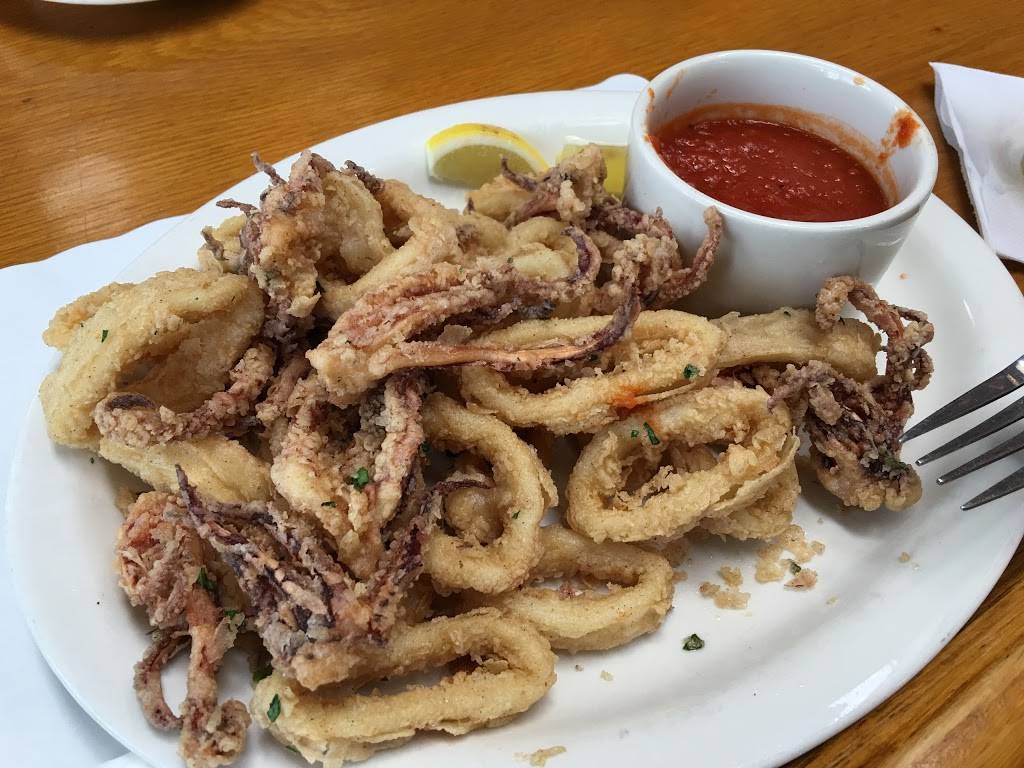 Joe & John Totos | restaurant | 809 Father Capodanno Blvd, Staten Island, NY 10305, USA | 7189791888 OR +1 718-979-1888