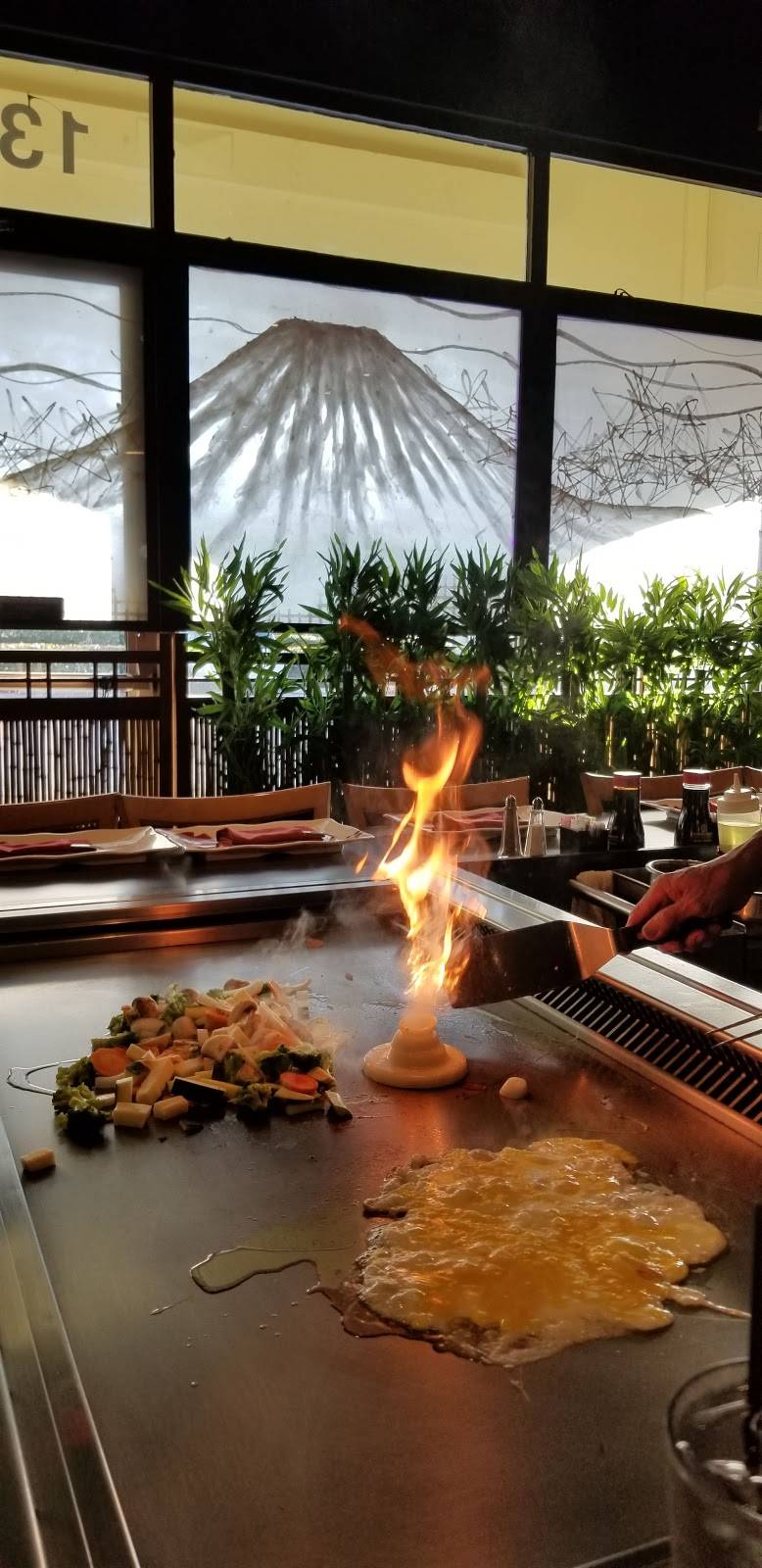 Saitos Japanese Steakhouse | restaurant | 10240 Forest Hill Blvd #140, Wellington, FL 33414, USA | 5612968888 OR +1 561-296-8888