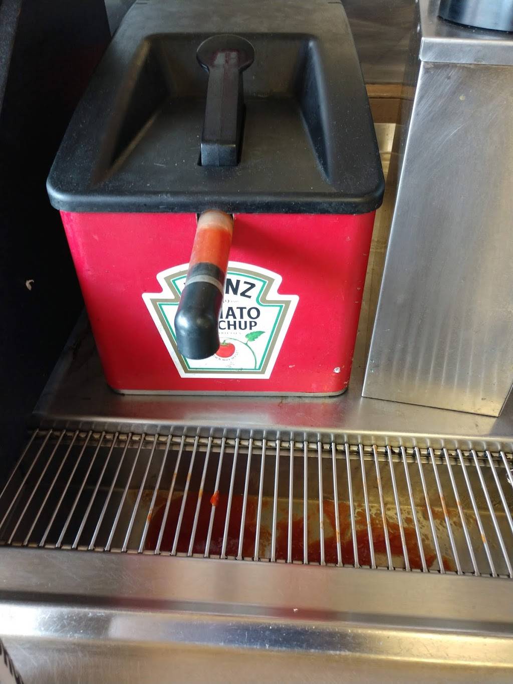 Hardees | restaurant | 1025 Randolph St, Thomasville, NC 27360, USA | 3364759416 OR +1 336-475-9416