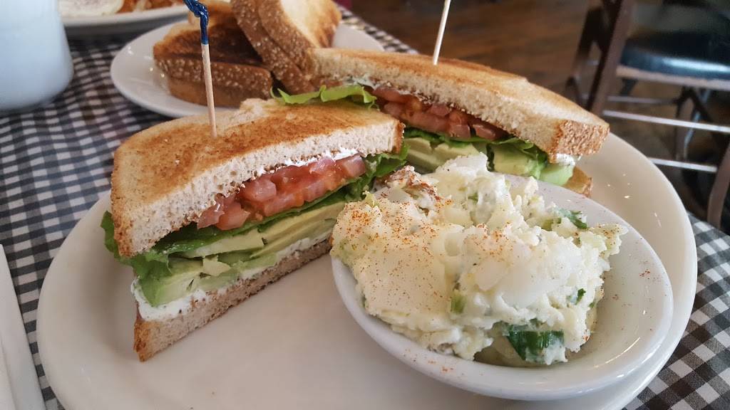 The Farmhouse | restaurant | 228 N Gilbert Rd, Gilbert, AZ 85234, USA | 4809260676 OR +1 480-926-0676