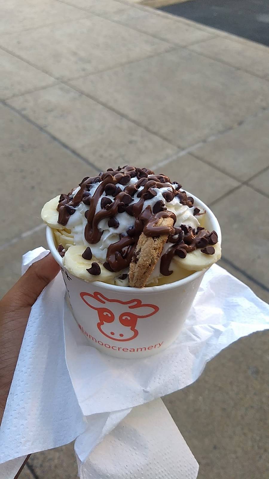 La Moo Creamery | restaurant | 2501 N Harrison St B, Arlington, VA 22207, USA | 7035947655 OR +1 703-594-7655