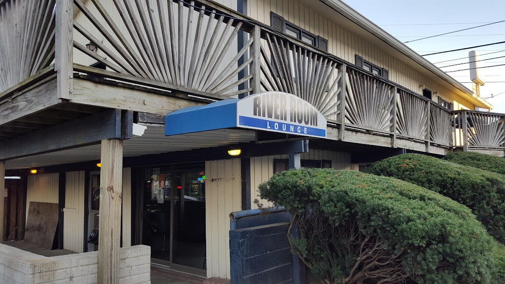 River Room Lounge | restaurant | 424 W Main St, Loudonville, OH 44842, USA | 4199947447 OR +1 419-994-7447