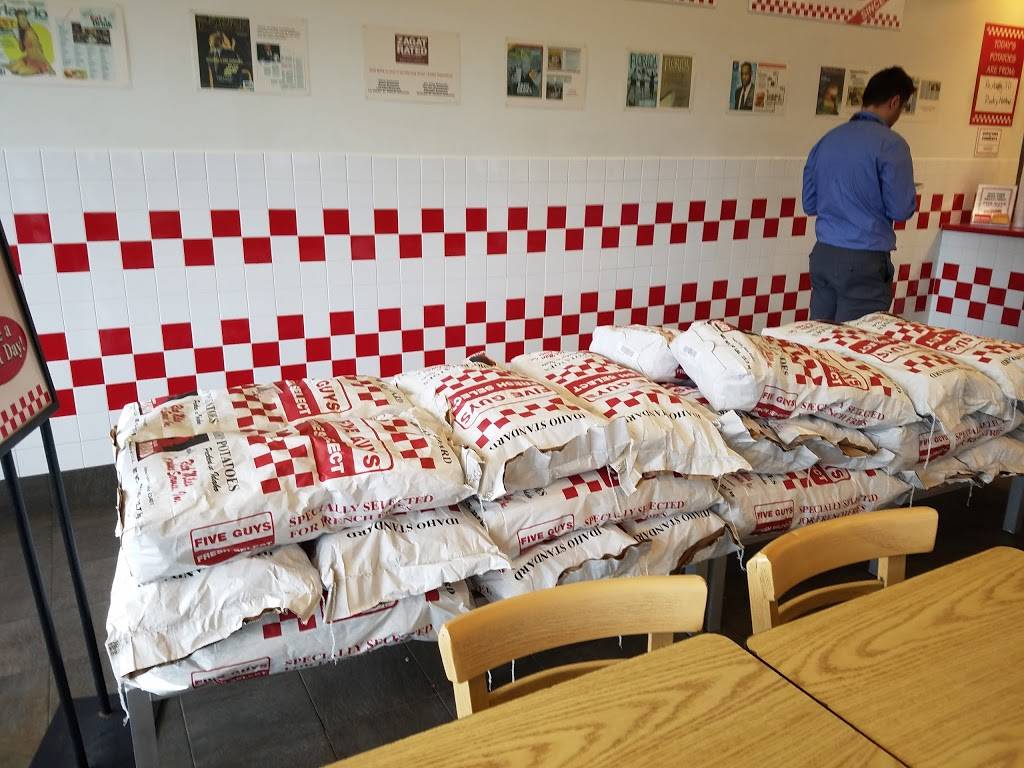 Five Guys | meal takeaway | 12570 S Rhetski Ln Suite 103, Riverton, UT 84065, USA | 8014450555 OR +1 801-445-0555