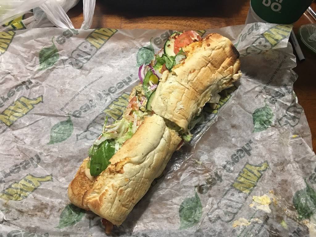 Subway Restaurants | restaurant | 19668 US-11 Suite 31, Lenoir City, TN 37772, USA | 8659884646 OR +1 865-988-4646