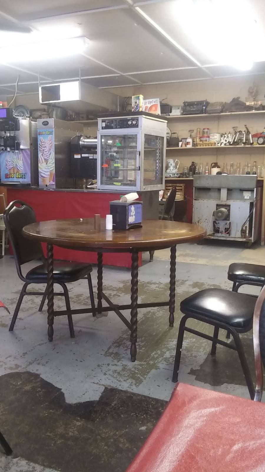 Brooks General Store | restaurant | 36365 LA-38, Mt Hermon, LA 70450, USA | 9858775990 OR +1 985-877-5990