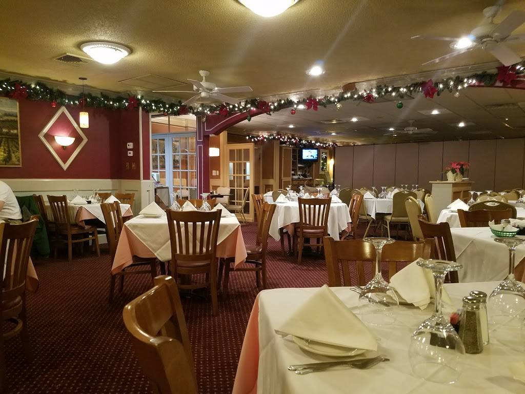 Dominics | restaurant | 453 Avenel St, Avenel, NJ 07001, USA | 7327263355 OR +1 732-726-3355