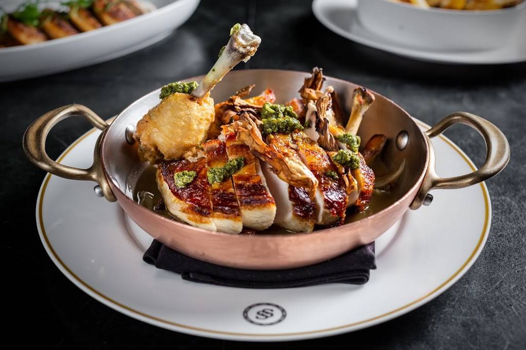 Swift & Sons | restaurant | 1000 W Fulton Market, Chicago, IL 60607, USA | 3127339420 OR +1 312-733-9420