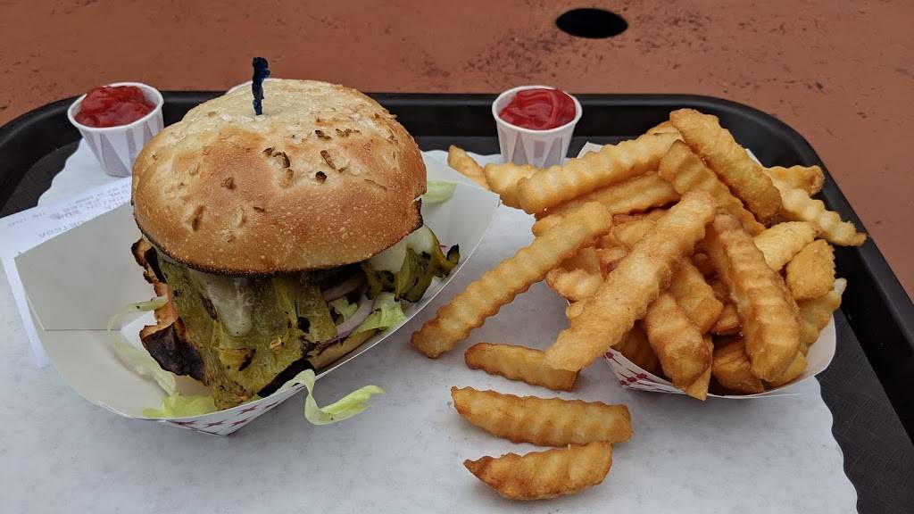 Fioris Buns & Burgers | restaurant | 406 Larkfield Center, Santa Rosa, CA 95403, USA | 7075466835 OR +1 707-546-6835