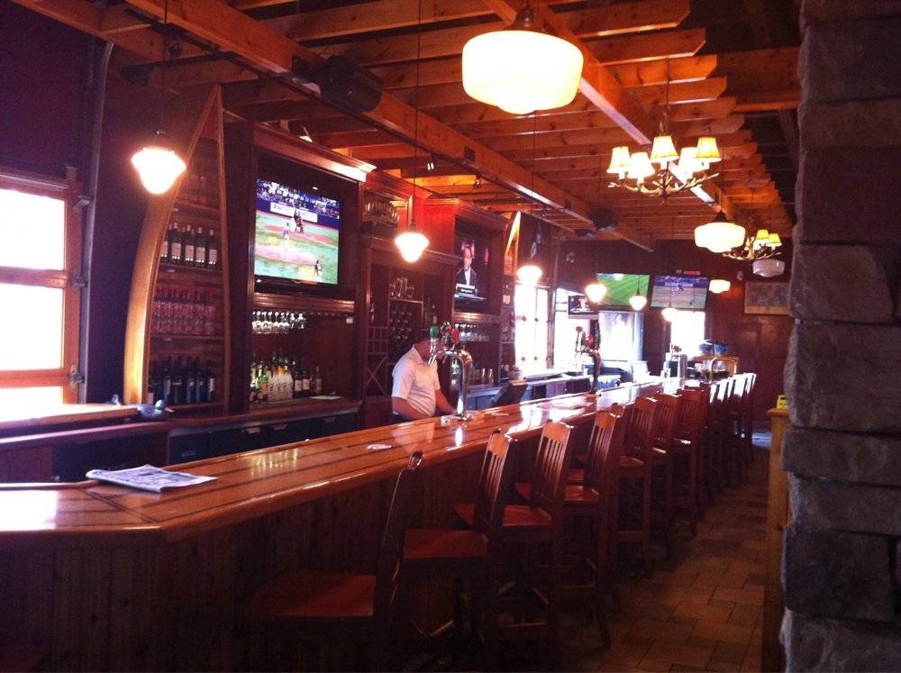 Turtle Jacks Guelph | restaurant | 515 Woodlawn Rd W, Guelph, ON N1K 1E9, Canada | 5198292832 OR +1 519-829-2832