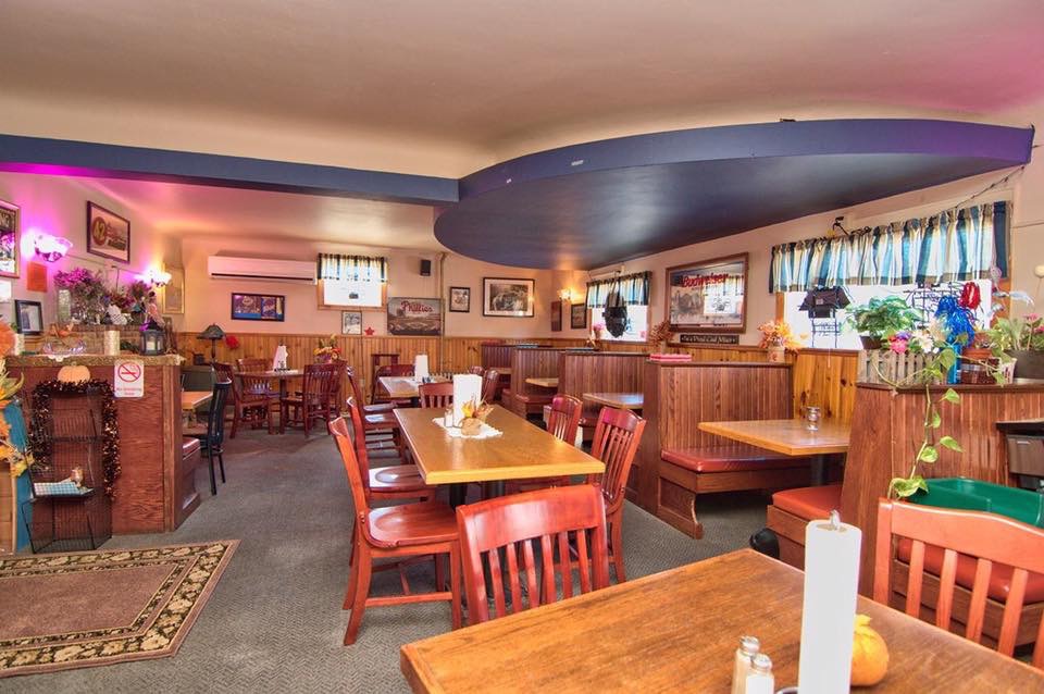 Charlie Bs Pub & Eatery | restaurant | 653 N Main St, Plains, PA 18705, USA | 5708224443 OR +1 570-822-4443