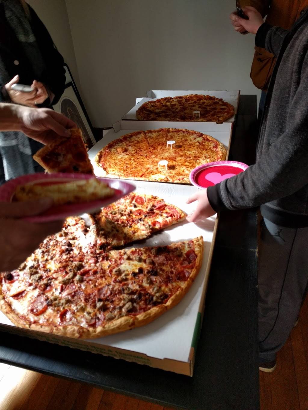 Toarminas Pizza | restaurant | 2011 E Michigan Ave, Lansing, MI 48912, USA | 5173741022 OR +1 517-374-1022