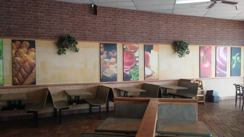 Subway Restaurants | restaurant | 40 Buena Vista Rd, Huntingdon, TN 38344, USA | 7319865025 OR +1 731-986-5025