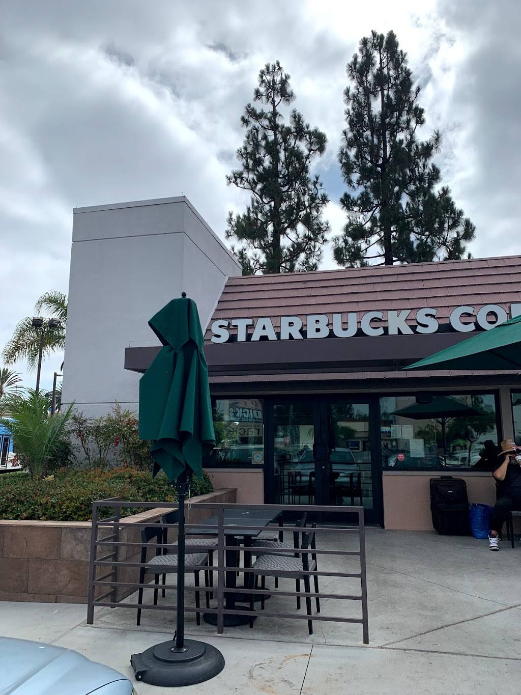 Starbucks | cafe | 7622 Edinger Ave, Huntington Beach, CA 92647, USA | 7148432612 OR +1 714-843-2612