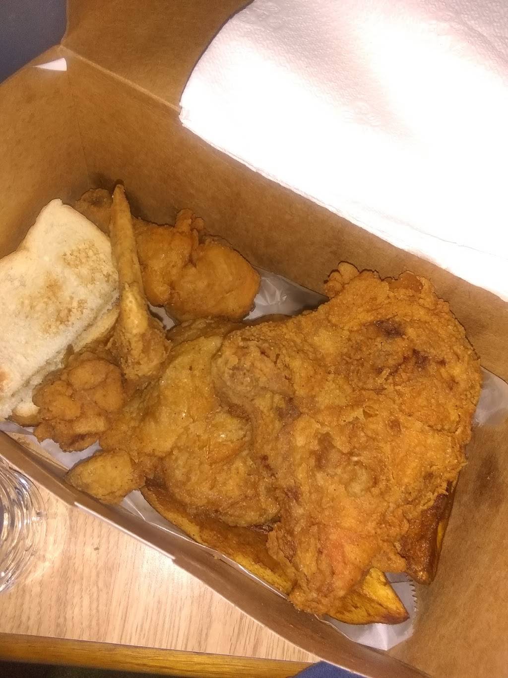 Chicken Larrys Drive-In | restaurant | 12 S Orange St, Butler, MO 64730, USA | 6606790161 OR +1 660-679-0161