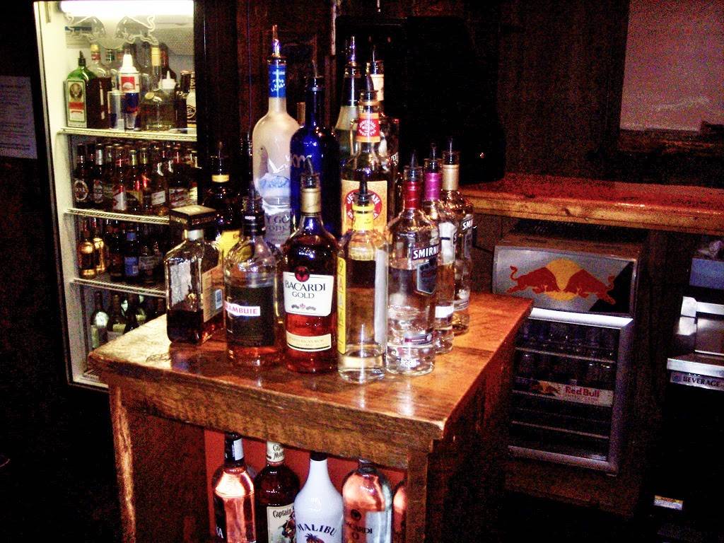 Seasons Tavern | restaurant | 501 6th St N, Hudson, WI 54016, USA | 7153868488 OR +1 715-386-8488