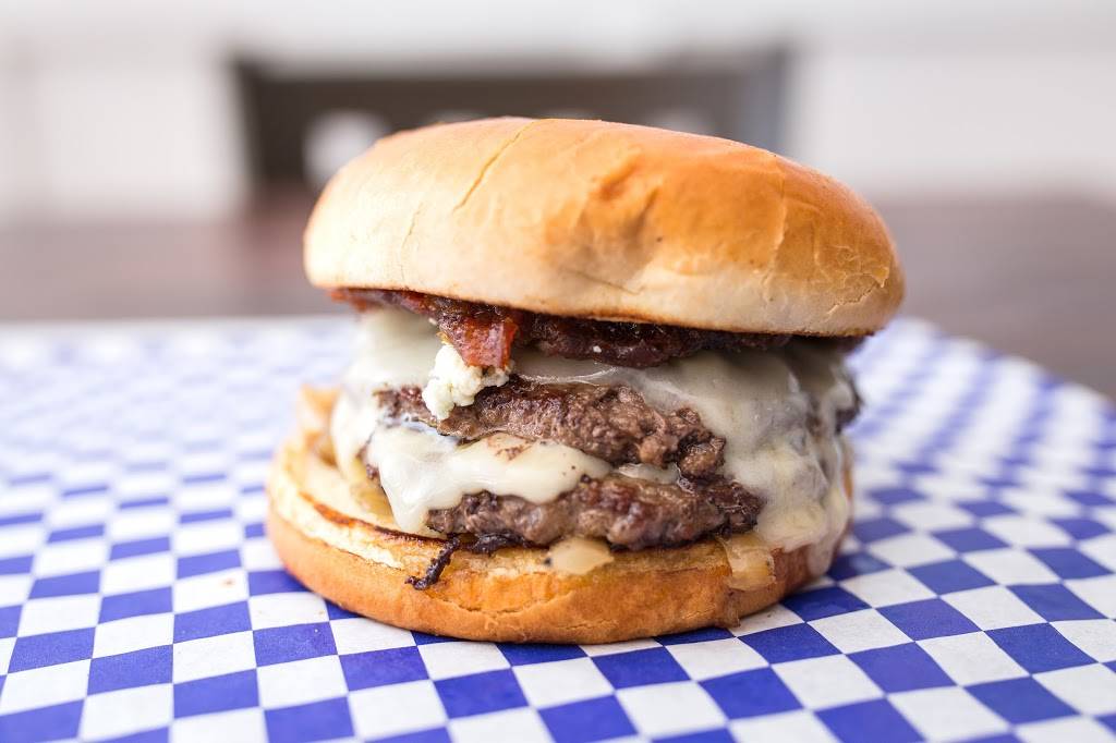 Bluebird | restaurant | 2863 N Clark St, Chicago, IL 60657, USA | 7736611531 OR +1 773-661-1531